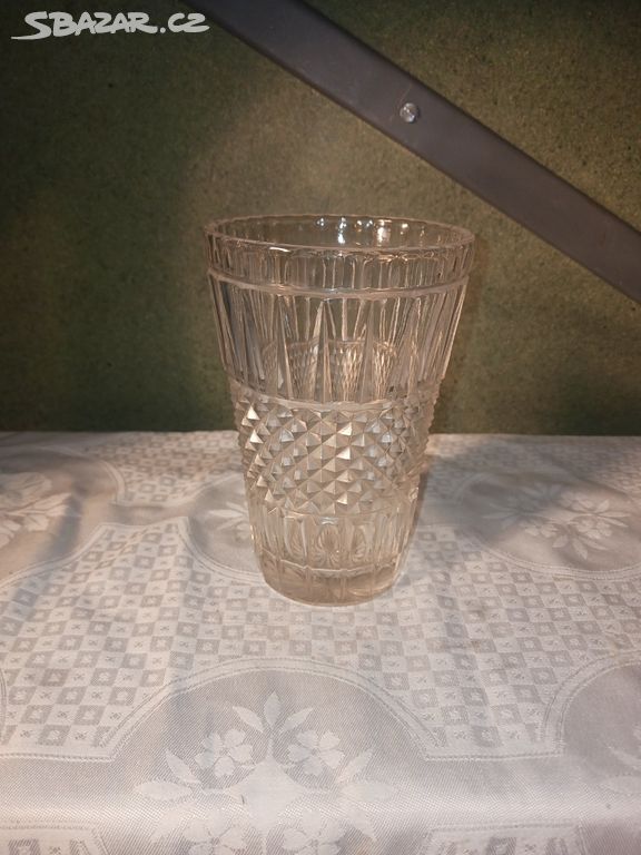 Váza lisované sklo - V.Šotola 2