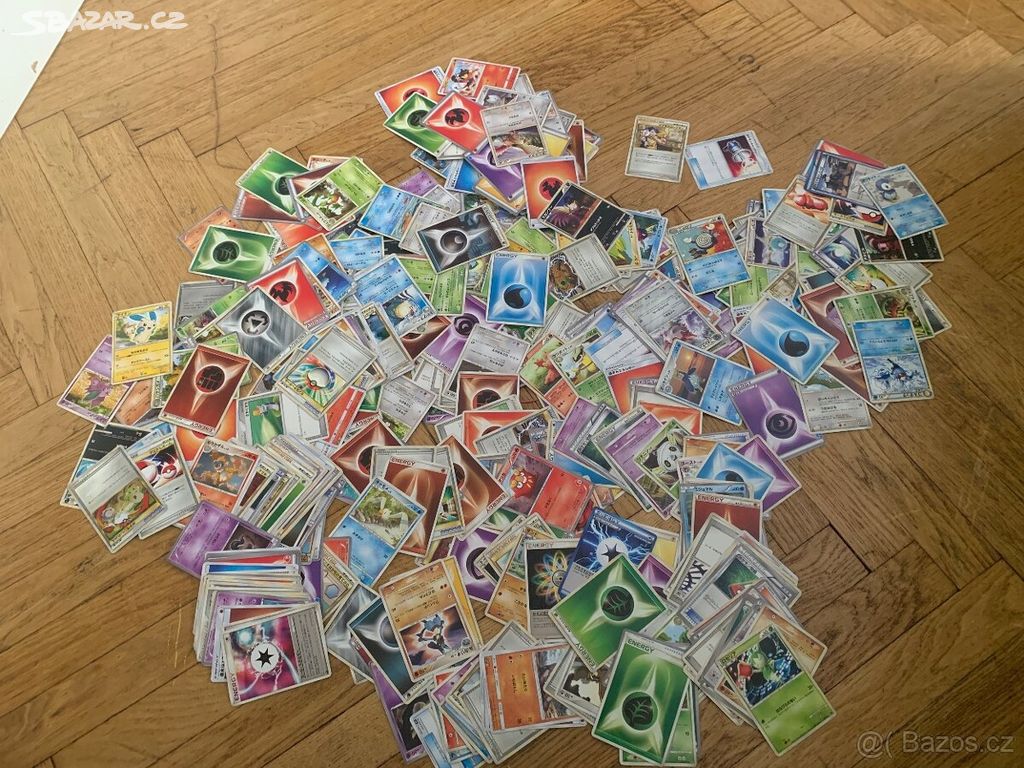 Japonské pokemon karty (okolo 500 kusů)