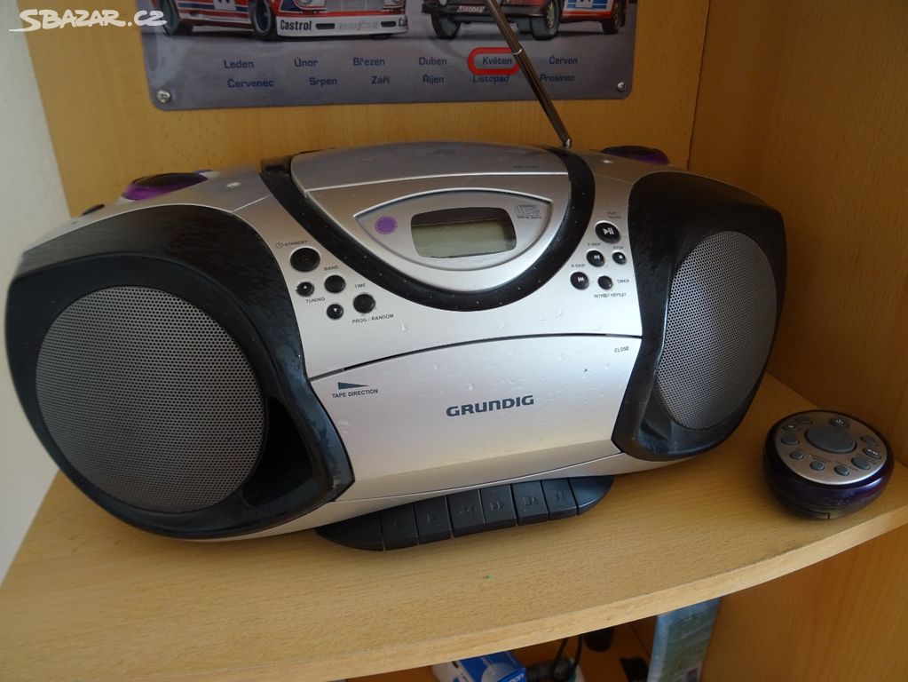 Přenosné rádio s CD a kazetovým přehrávačem