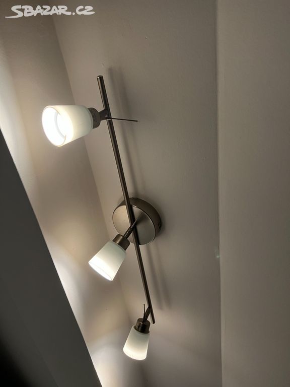 Tříbodový lustr IKEA včetně úsporných LED žárovek