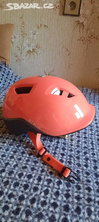 Dětská helma na kolo - Decathlon - nová