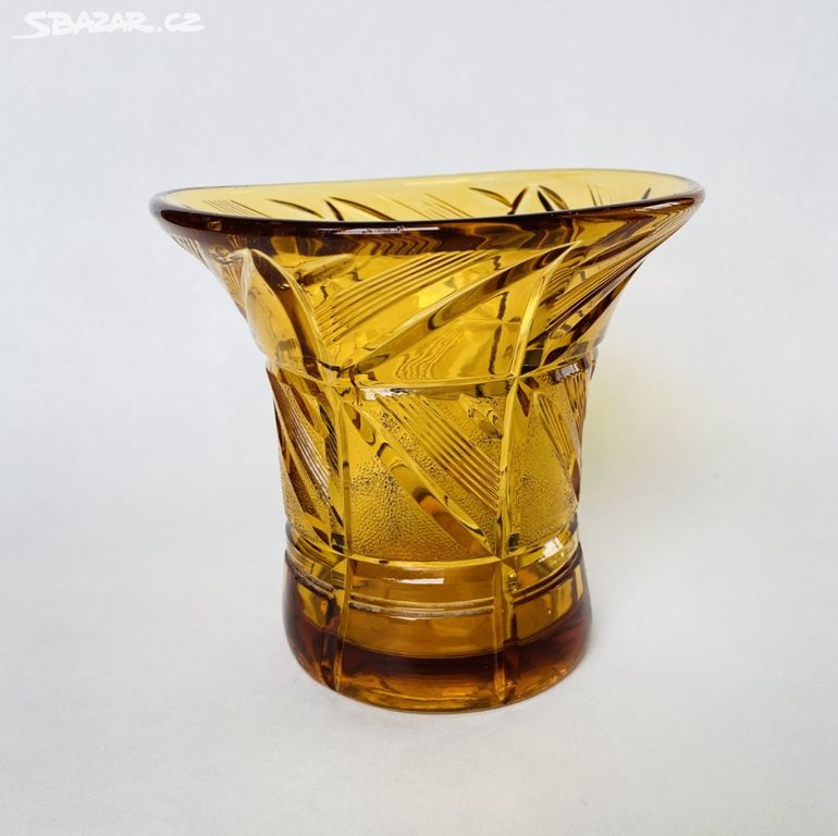Art Deco váza, ambrové sklo