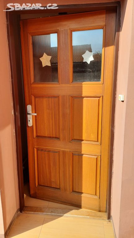 Dveře dřevěné - 2 kusy modřínové