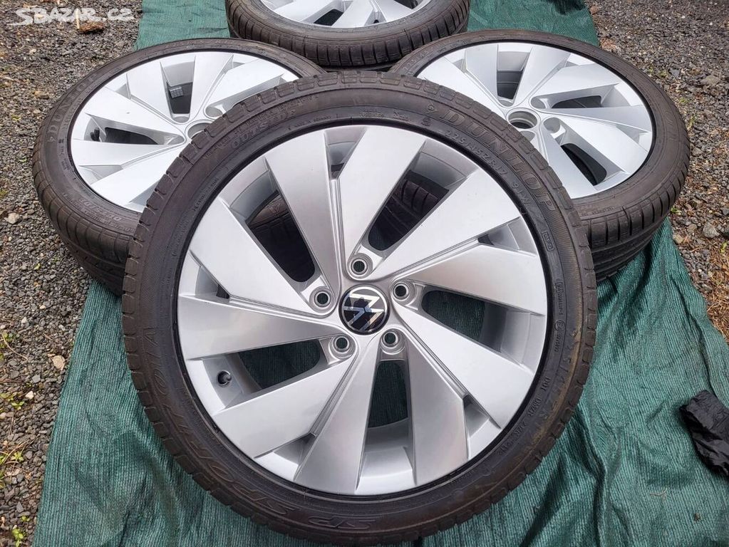 Letní kola Volkswagen Golf 225/45 R17 Dunlop