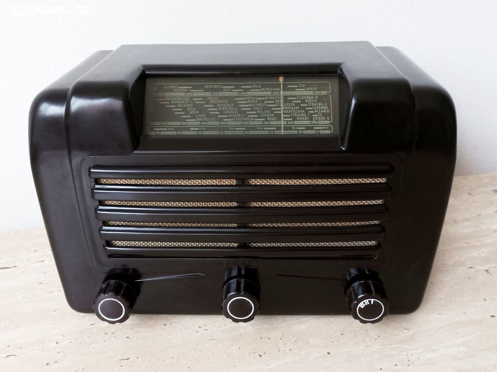 Starožitné rádio Talisman 305U po celkové renovaci