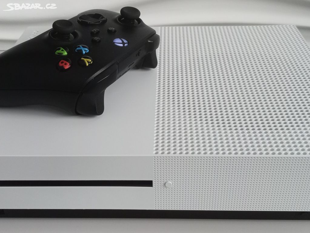 Xbox one S 1TB - nefunkční (zamluveno)