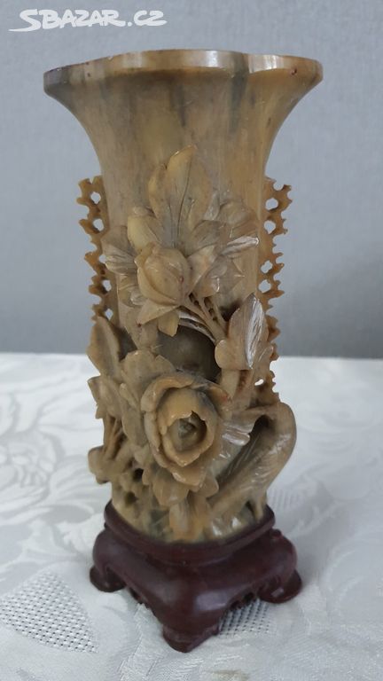 Figurální váza -  Mastek