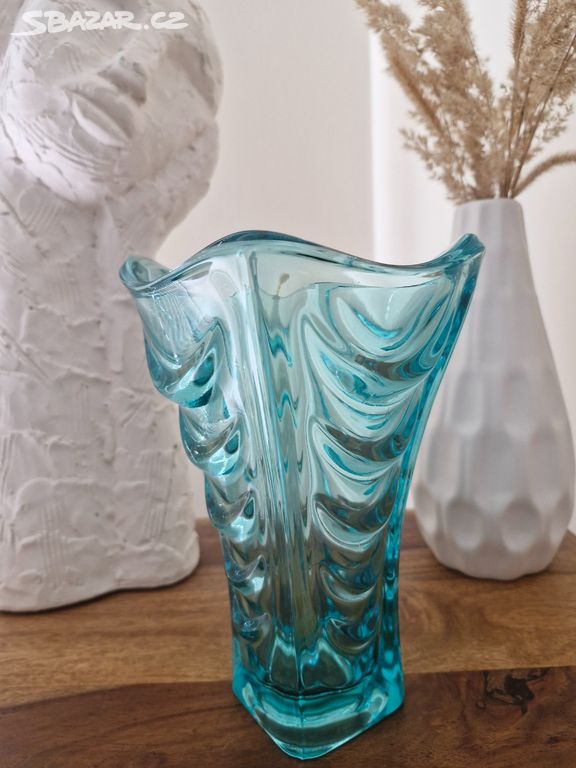 Nádherná váza z lisovaného skla - Václav Hanuš