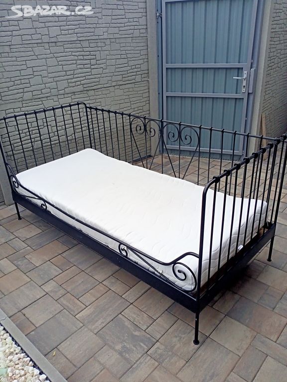 Prodám postel + Matrací 90cm x 200cm