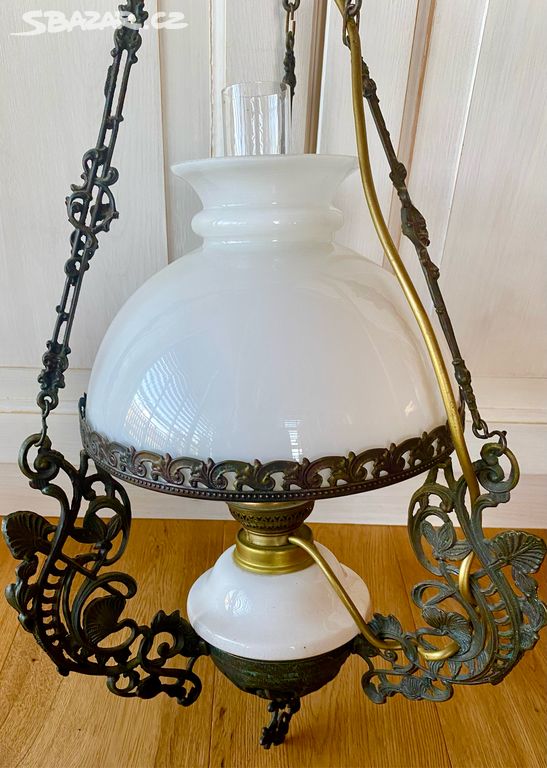 Stará nádherná lampa z mosazi, skla a porcelánu