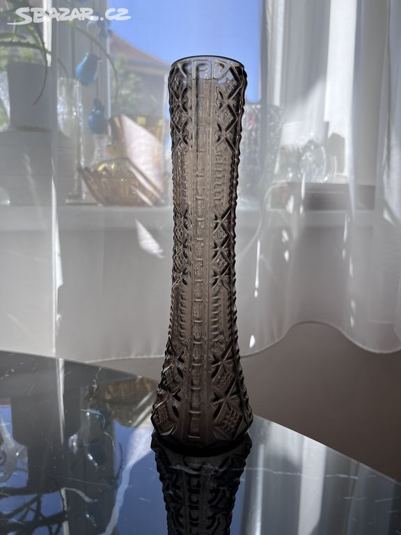 Váza lisované sklo kouřové barv Crystalex Nový Bor
