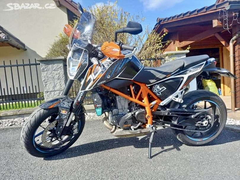 KTM DUKE 690 - ROK BAGAROS