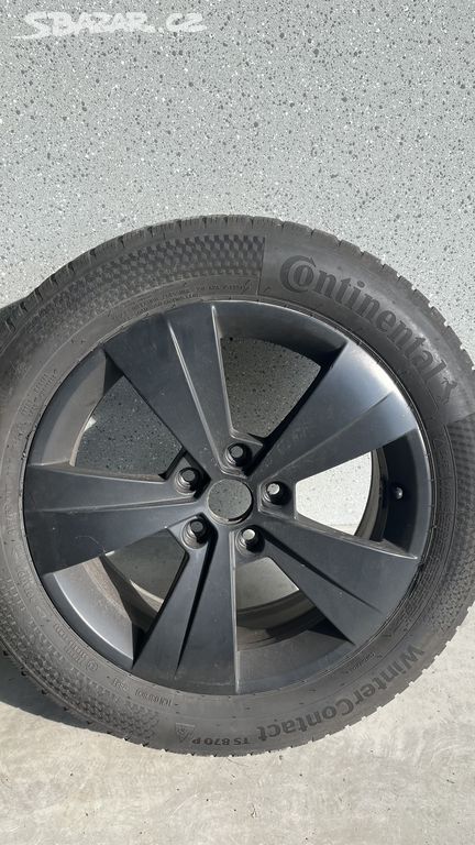 Continental 215/55 R17 zimní