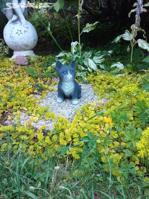 Zahradní dekorace- Sedící kotě