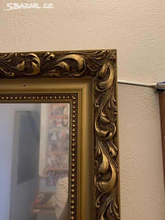 velké starožitné zrcadlo