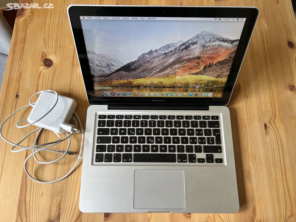 Apple MacBook Pro 2.4GHz i5, 4GB, 500GB, odhlášený
