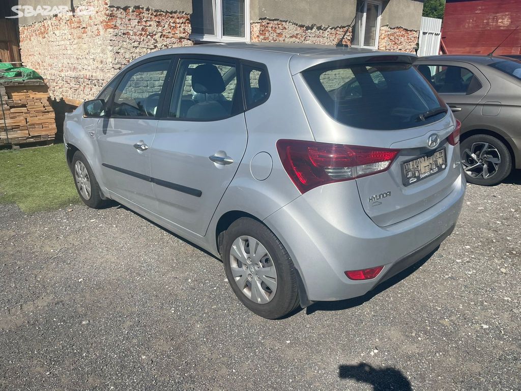 Hyundai ix20 1.6i 91kw, r.2015, klima, 1. majitel