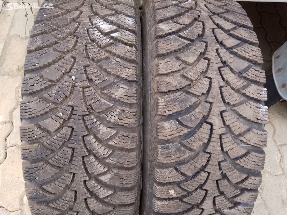 2ks 195/65 R15 Vraník HPL4 zimní DOT 2320 min 8mm