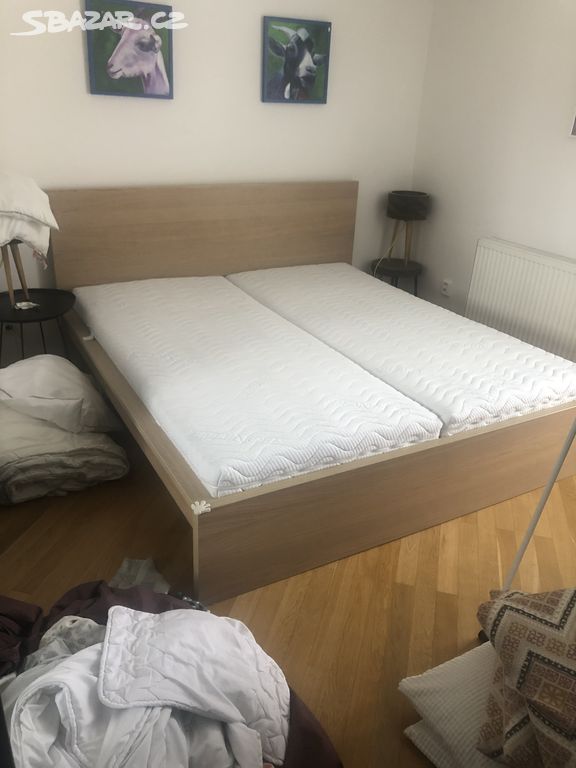 Dvoulůžková postel Ikea Malm s roštem 180x200