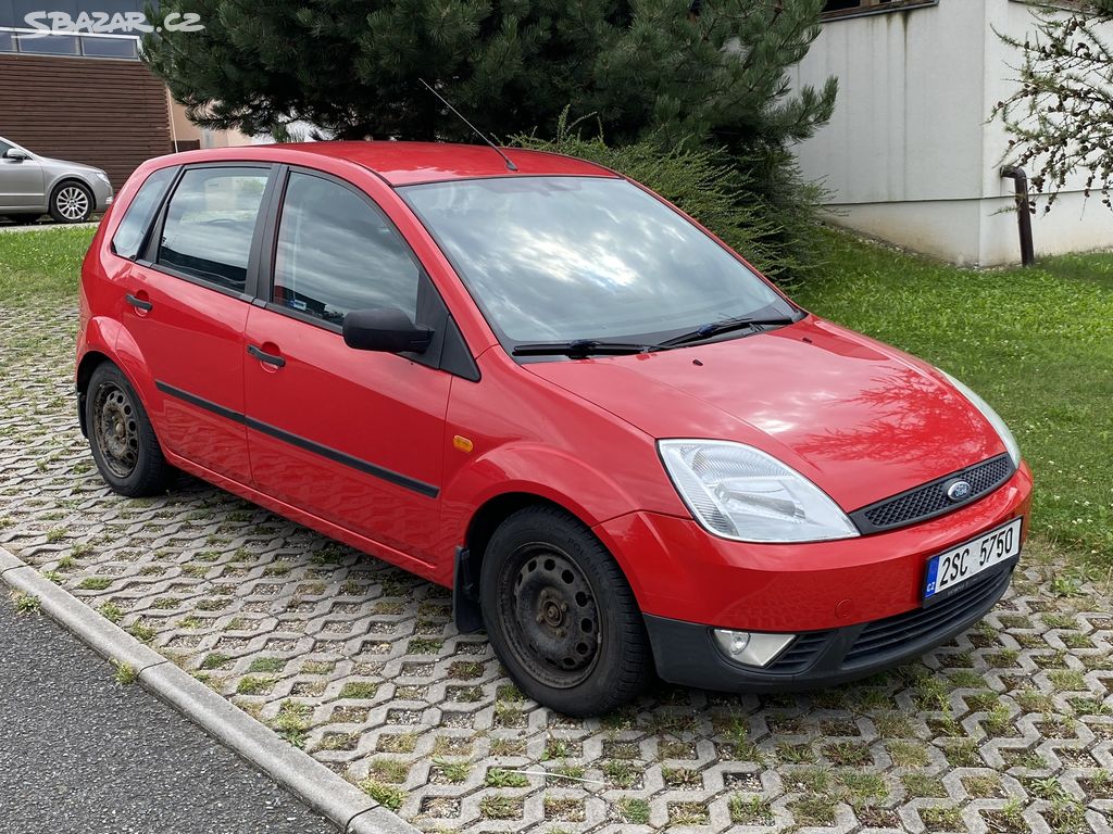 Ford Fiesta 1.3 51 kW, 1. majitelka, 11/2003