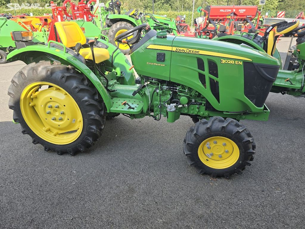 John deere 3028EN