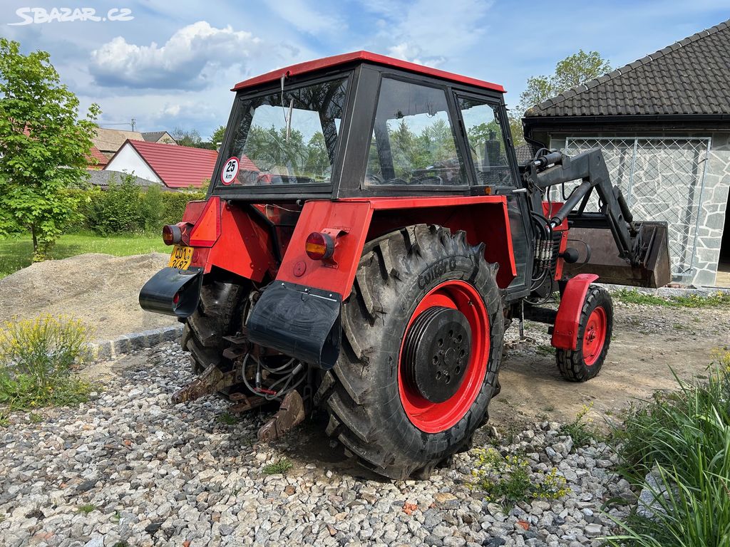 Traktor Zetor 8011 Crystal / Ursus C-385