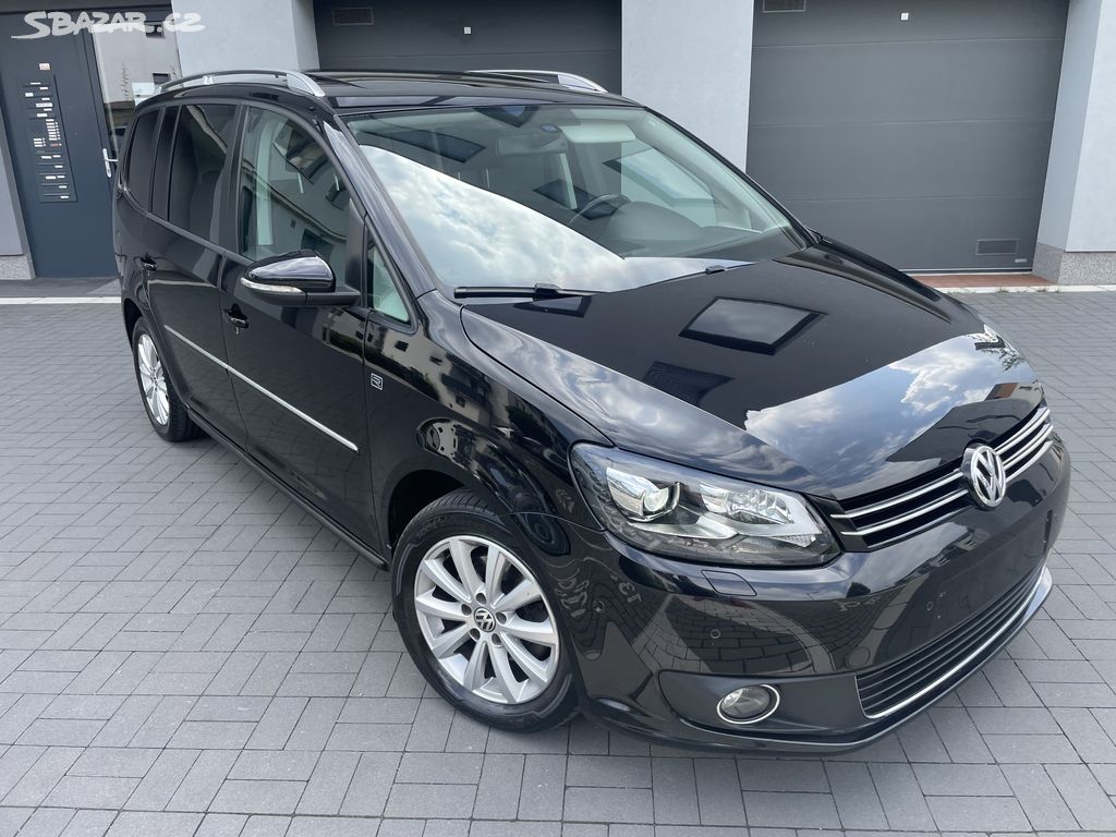 VW Touran 1.6 TDi, 2012, bi-xenon, Panorama,1.maj