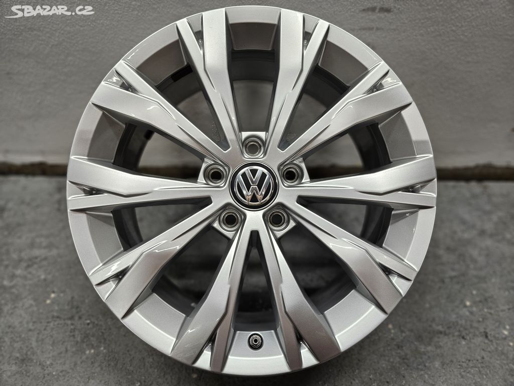 VOLKSWAGEN 17" ET40 7J 5X112 + ČIDLA