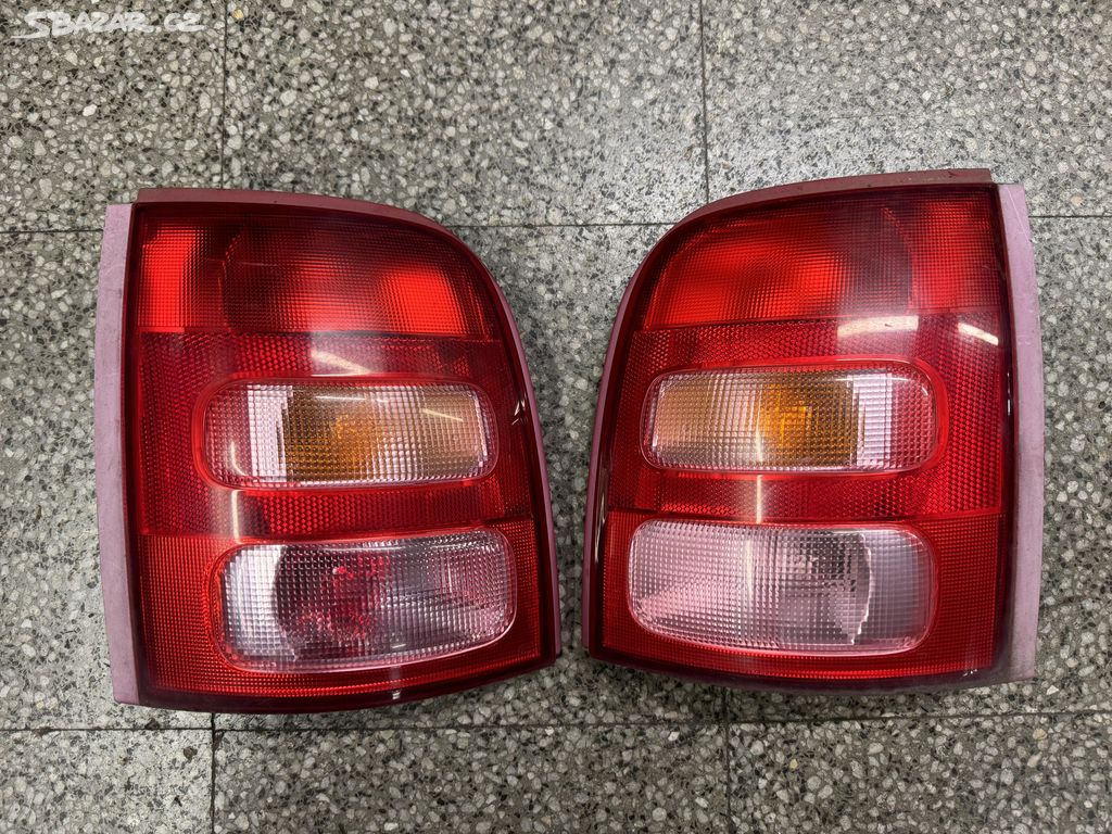 Zadní světla Nissan Micra K11