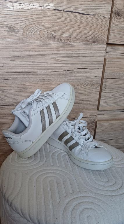 Dámské boty tenisky Adidas vel.37