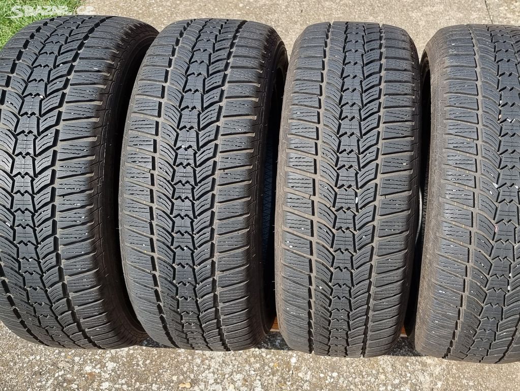 Zimní pneumatiky 215/55 R17