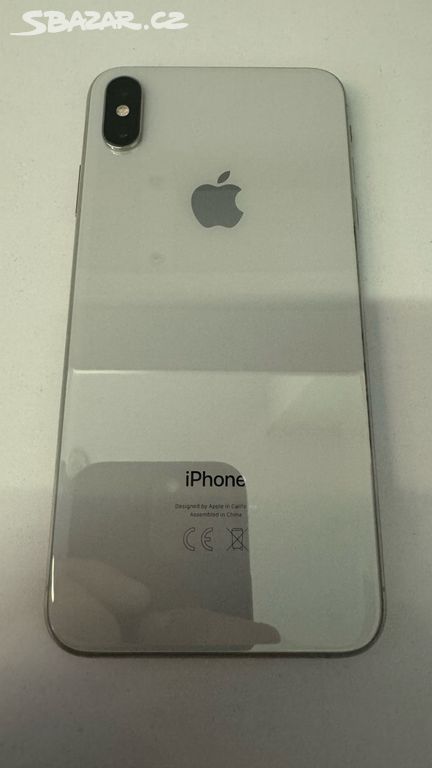 iPhone XS Max 64GB Silver, pěkný stav