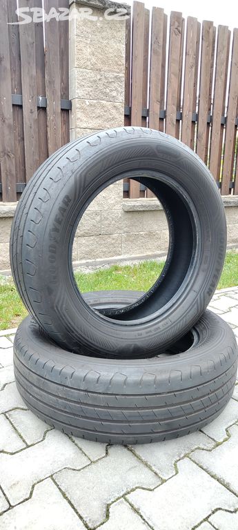 Goodyear EfficientGrip 2 215/65 R17 99V