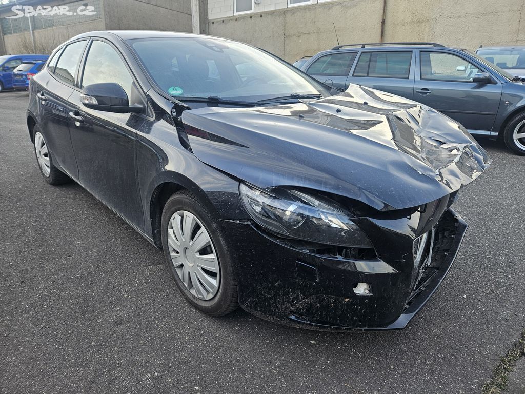 Volvo V40 T2 1.6 88 kW Momentum m. 2015, 103000 km