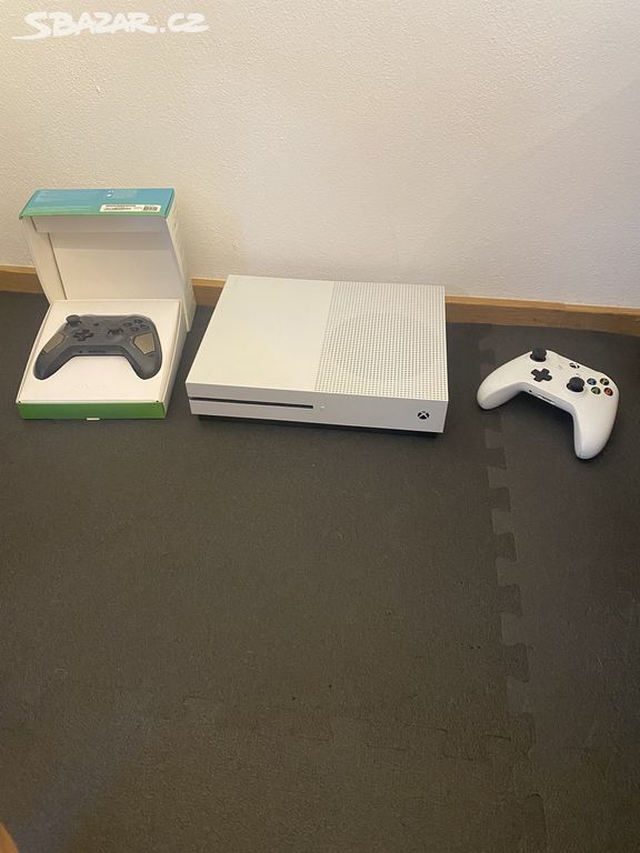 X-box One S + 2 hry + 2 ovladače