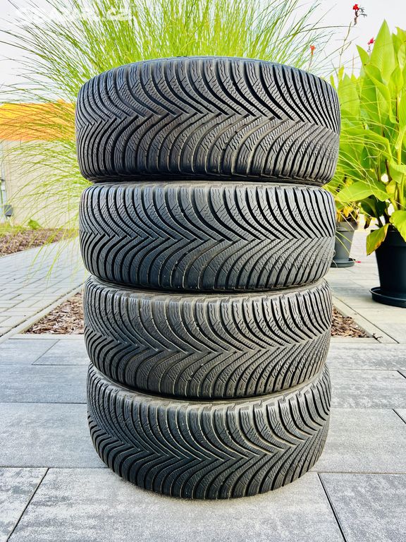 Zimní pneu Michelin Alpin 5 - 205/45r17 ( 6-7mm )