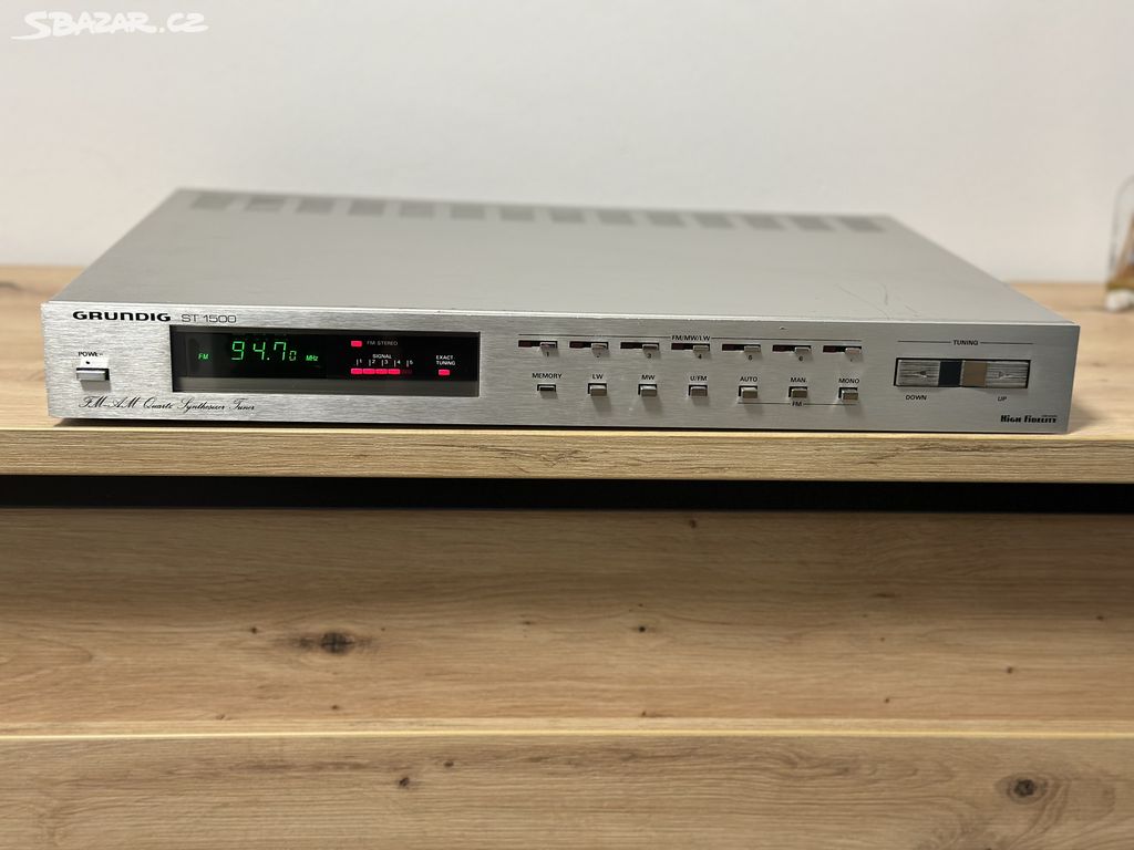 GRUNDIG ST 1500 VINTAGE STEREO TUNER !!