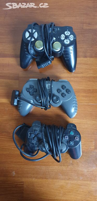 3x ovladac pro herni konzole Playstation