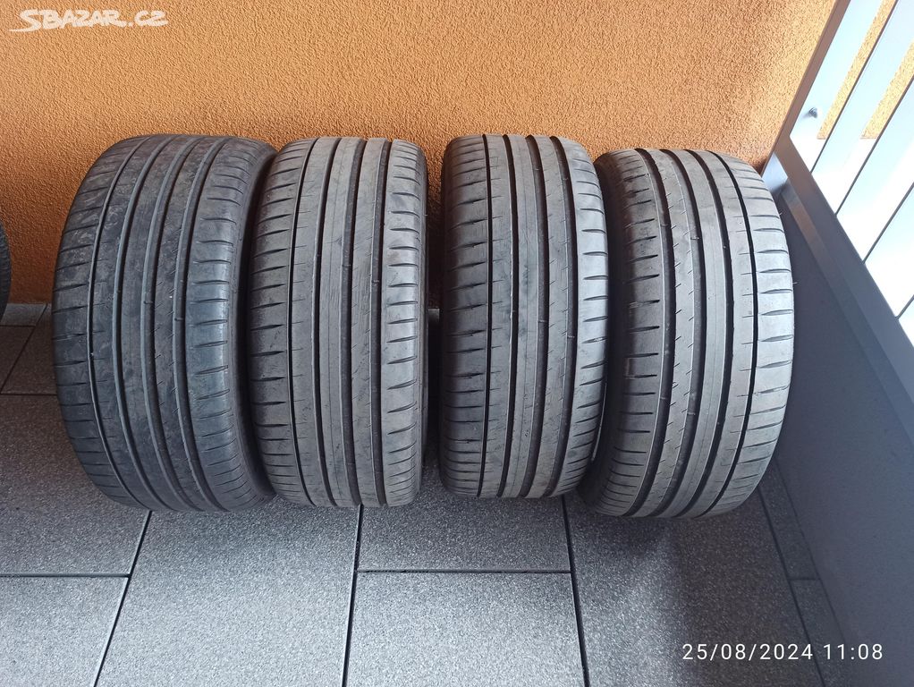 Michelin Pilot Sport 4 245/40 R18