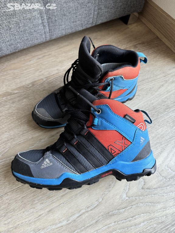 Adidas traxion vel 35