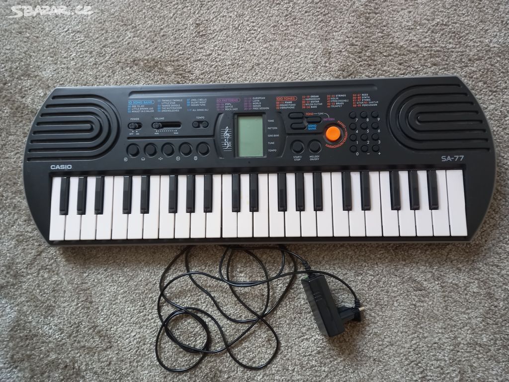 Klávesy Casio SA-77 s adaptérem