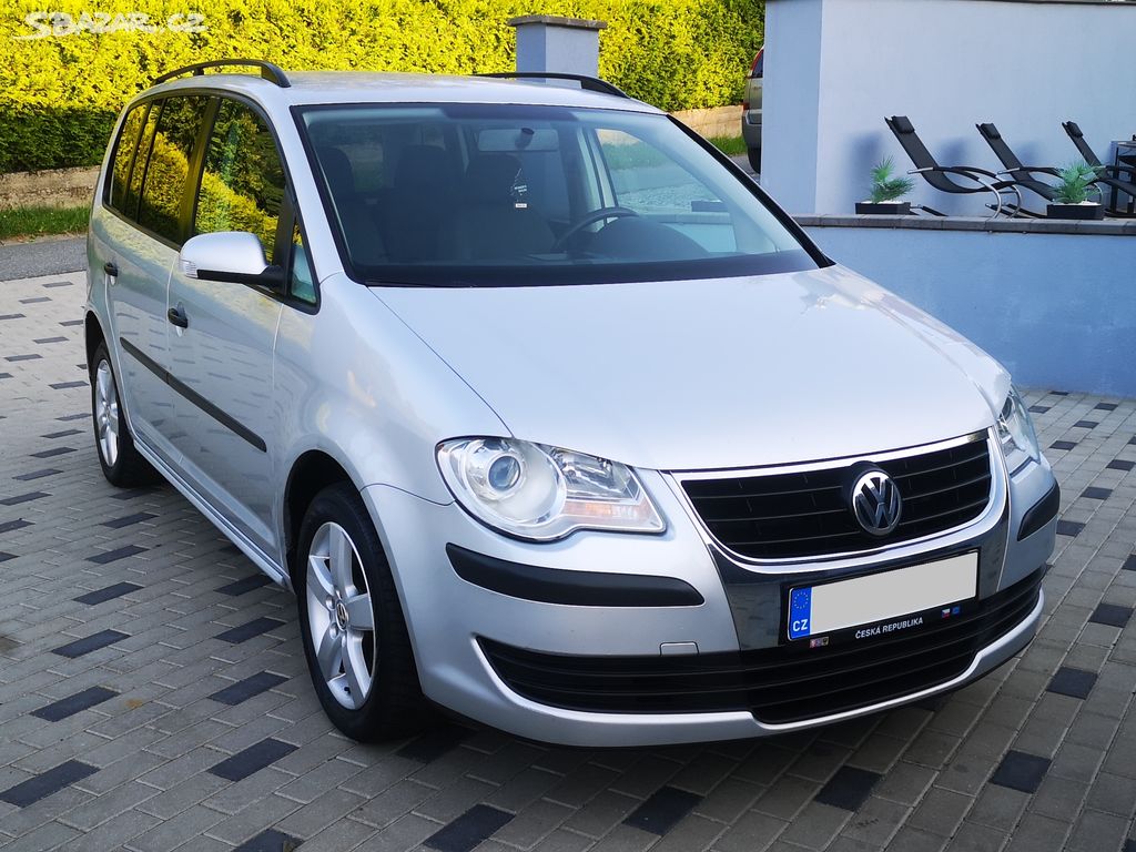 Volkswagen Touran 1,9 TDI - 66kw. Slušný stav