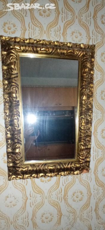 Starožitné zrcadlo nutná menší renovace