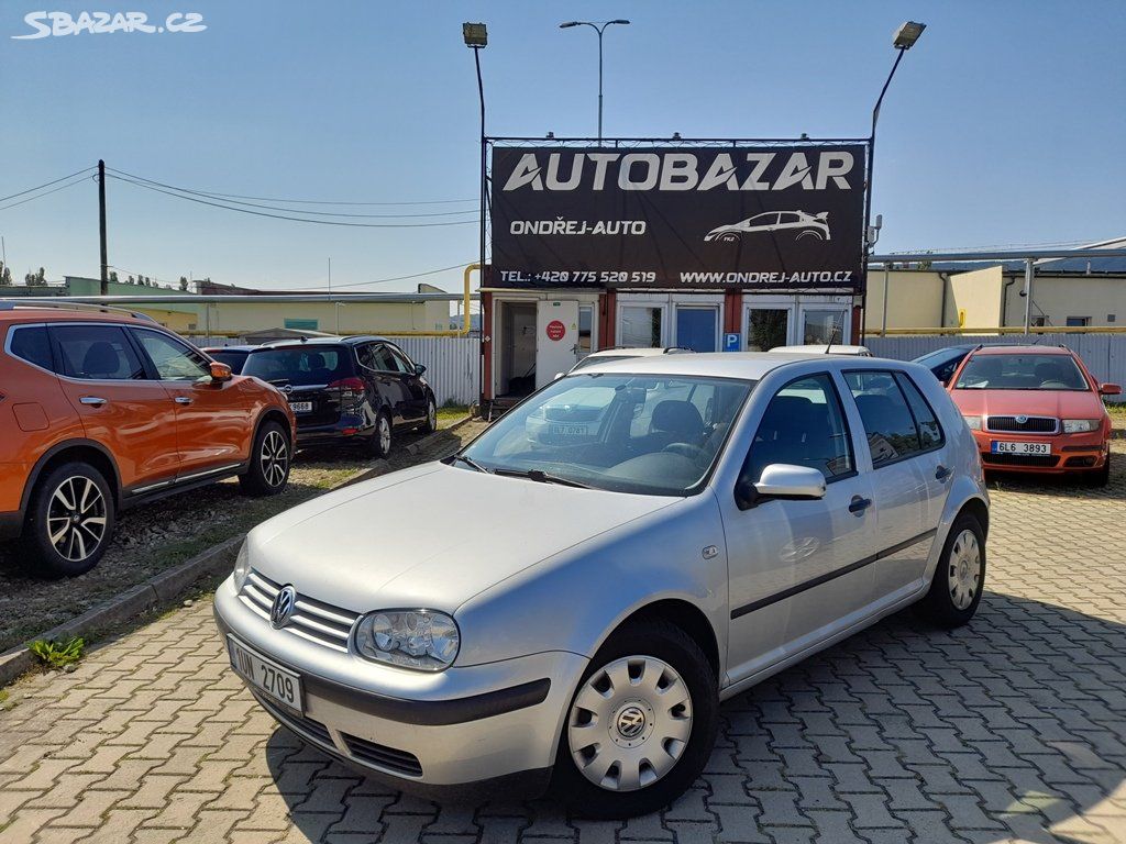 Volkswagen Golf, 1,6 77 KW ALU KOLA STK