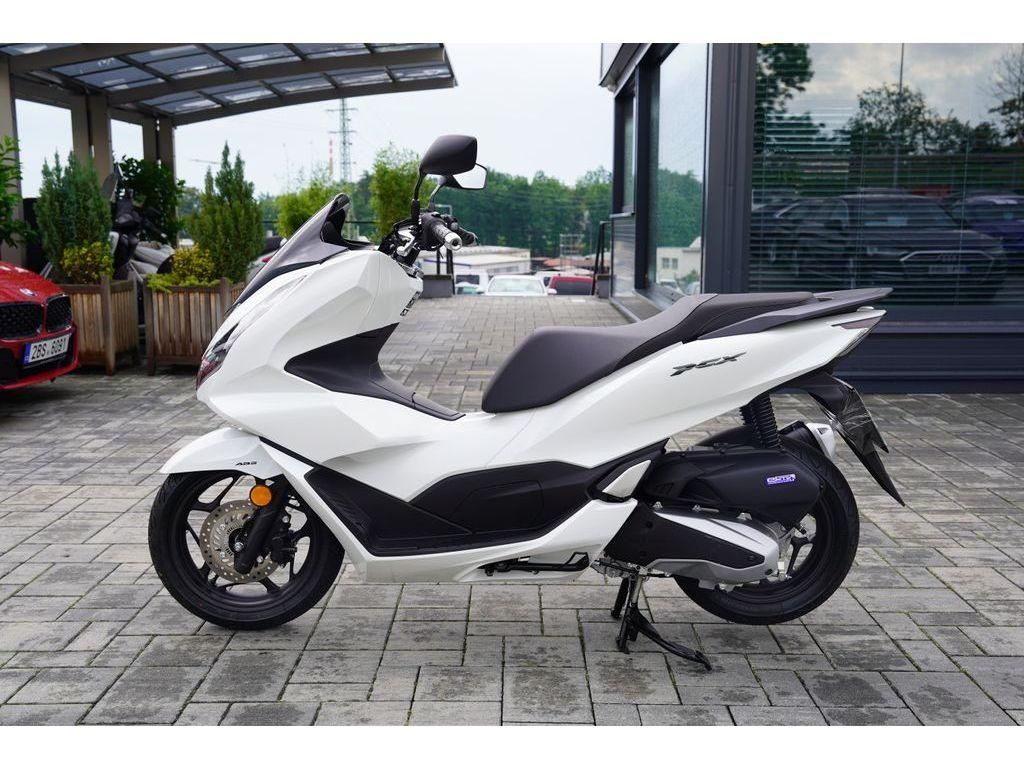 Honda, PCX 125 ABS/ČR/1.majitel/NOVÉ