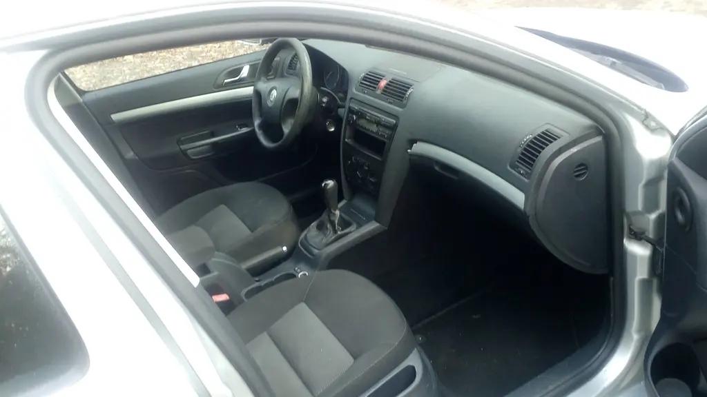 Škoda Octavia combi II 1.9 TDI 77 kW Elegance 2008 - fotka 3