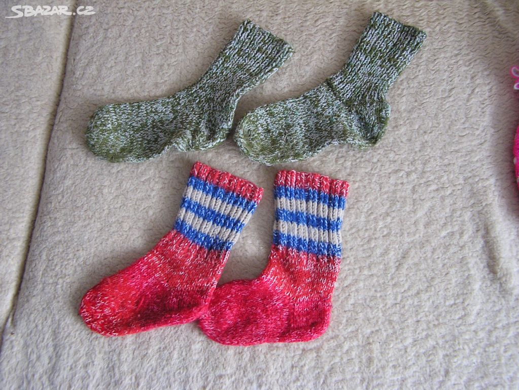 Teplé dětské ručně pletené ponožky