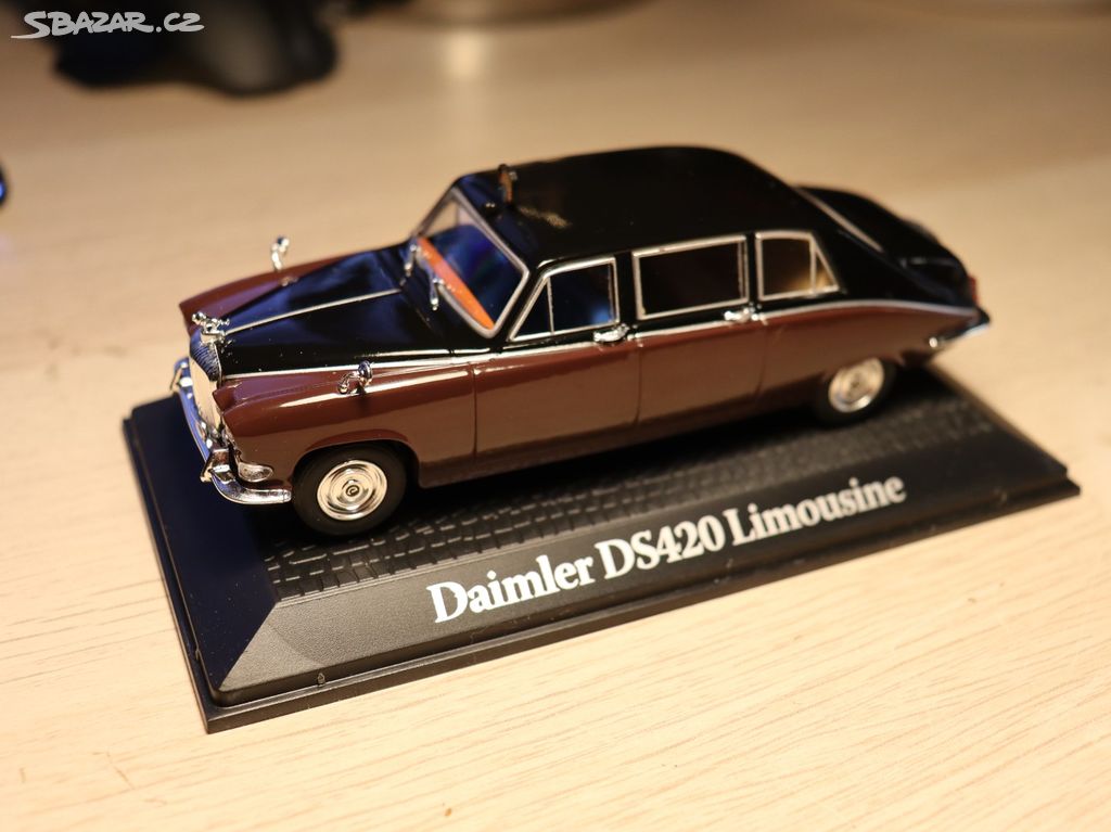 Daimler Sovereign DS420 Limousine Qeen mother car