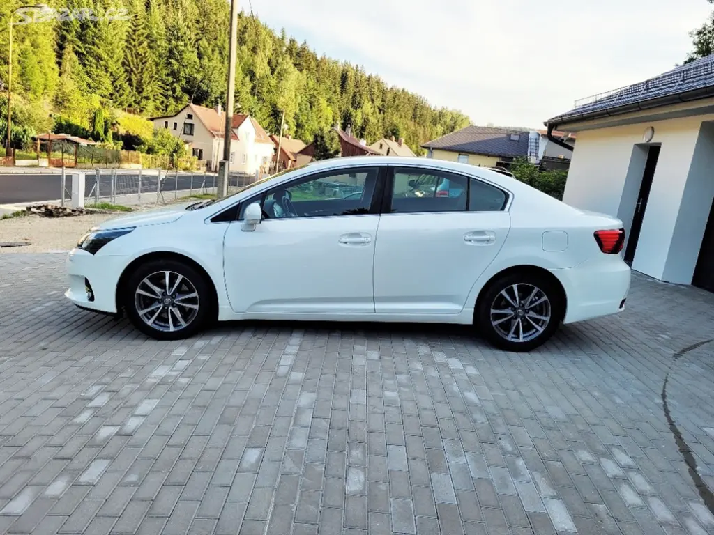 Toyota Avensis, 2.2 D-4D (110 kW), plný servis - fotka 5