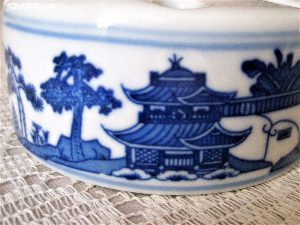 Kvalitní čínský porcelán - starý popelník,